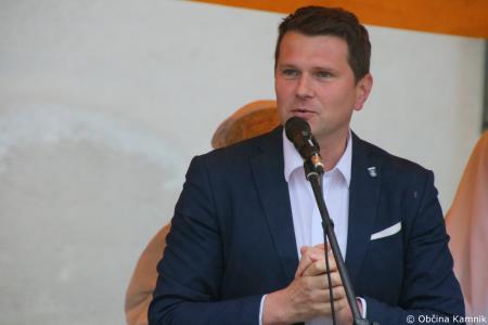 V Motniku namenu predali prenovljeni prireditveni prostor (35)